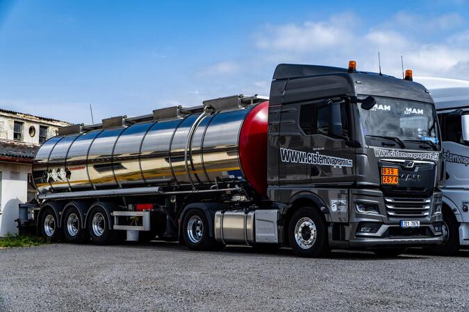 Fuel, ADR and oil tankers